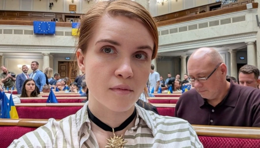 Що сталося 18 серпня з поверненням Безуглої до фракції «Слуга народу»