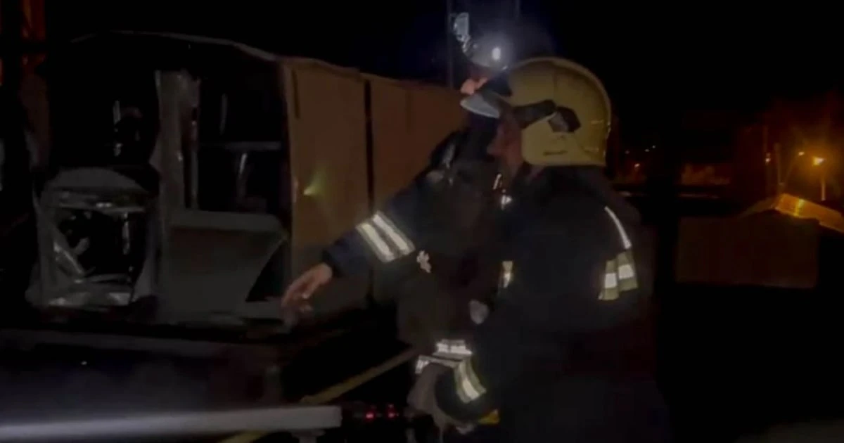 У Сумах після третього удару по ТРЦ рятувальники загасили дві пожежі