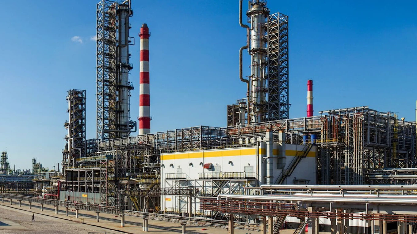 14 жовтня: заява Новака про два НПЗ і відповідь Литвина